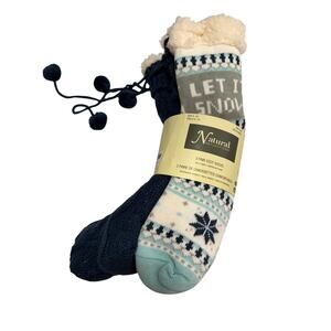 NWT Soft fuzzy warm Christmas set of socks no skid gift idea holidays sz 6-10